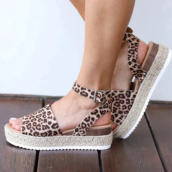 Women Comfortable Flat Sandals - Image 2