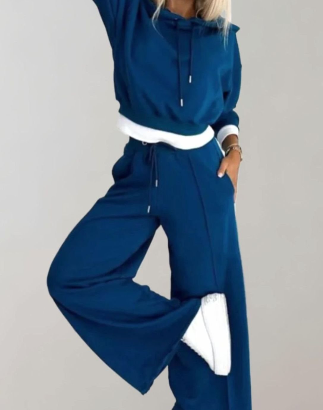 Women 2 Piece Cropped Hoodie Wide-Leg Tracksuit Set - Image 4